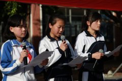 开学仪式有创意，，，，，，，，西席学生唱主角