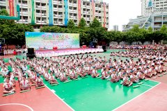 龙华中英文实验学校浚？？？？？沟谑褰焖刂式逃Ч故驹硕孟蕴厣