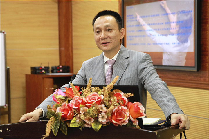 共享天下教育资源，，，，，作育国际精英人才