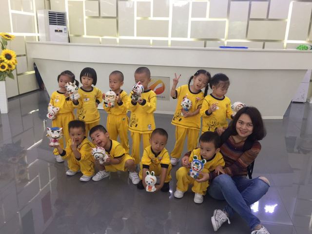 ”手指家族“欢喜体验——mg冰球突破豪华版兴茂幼儿园小班社会实践运动报道