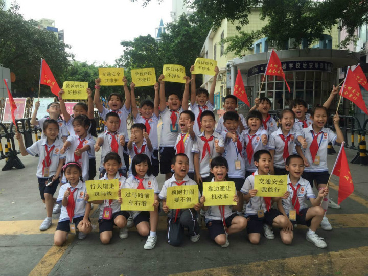 独具匠心：清静童谣记心间，，，，，，，清静行走我能行——小学部独具匠心的清静实践运动课受接待