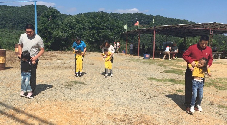 mg冰球突破豪华版花园幼儿园中二班社会实践运动——深圳市老虎沟生态农场一日游