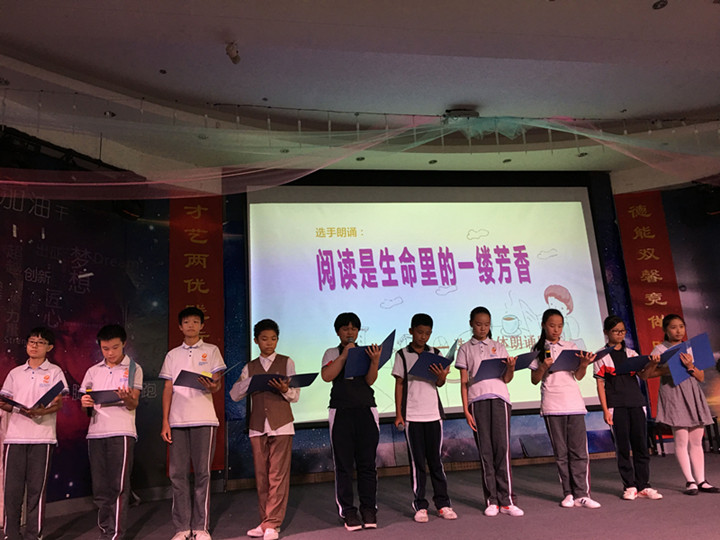 “青春飞扬，，，，，，载梦远航”----初中部举行学生演讲角逐