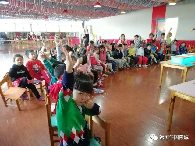 妈咪，，，，，，这是我玩过最好玩的沙子……