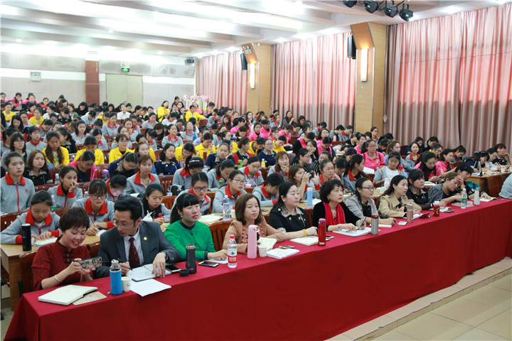 学习引领生长，，，，，，立异增添活力——集团幼儿园2018年全员西席（行政）专业培训