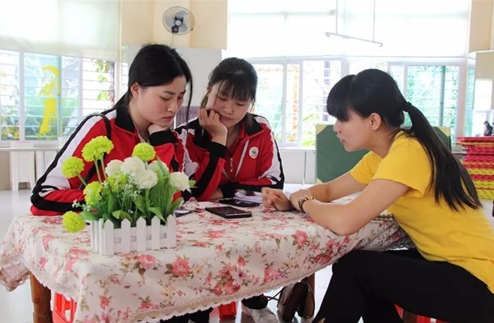 开放观摩亮特色，，，，，树模辐射共生长——兴茂幼儿园开放观摩运动小记