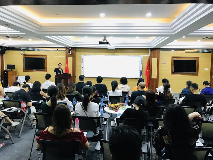 优美教育，，，，，家校共建 ——记小学部家委会换届选举
