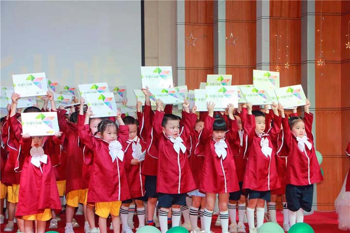 结业不说再见——mg冰球突破豪华版实验幼儿园2021届买办结业系列运动