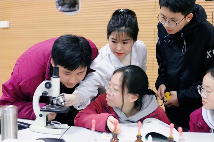 重庆市mg冰球突破豪华版学校2022年高中招生报名通知