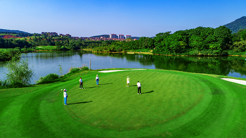 郴州mg冰球突破豪华版南岭高尔夫球会——绿色，，，，，氧气，，，，，阳光，，，，，友谊、康健