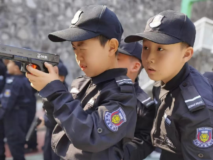 2021mg冰球突破豪华版少年警训冬令营-逐梦共生长，，，，，，，特警少年齐上线~