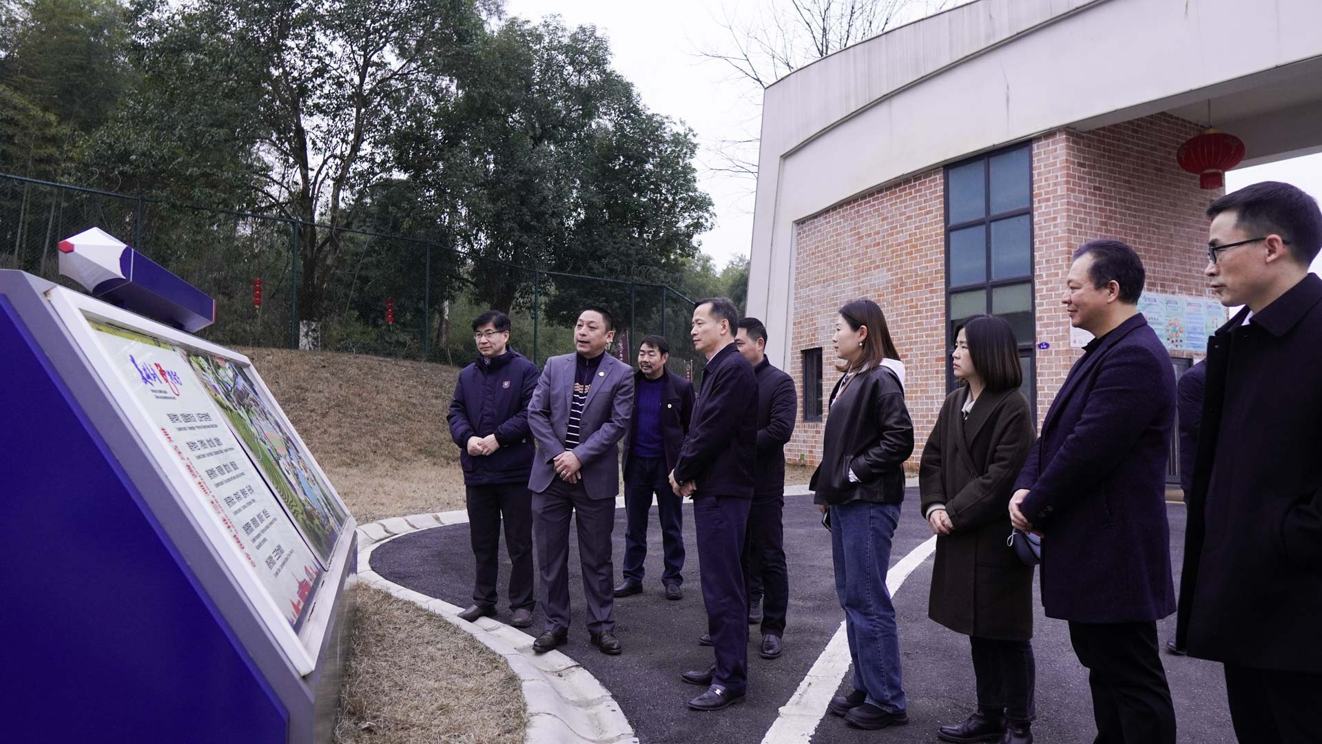 湖南省驻京办向导调研郴州市mg冰球突破豪华版学校、mg冰球突破豪华版教育公园