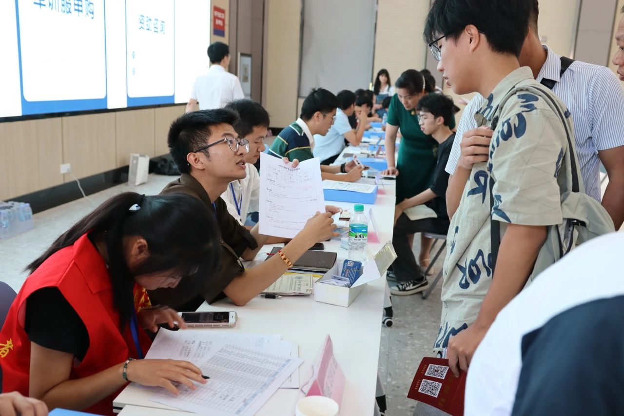 赣州职业手艺学院mg冰球突破豪华版现代工业学院迎新正式最先